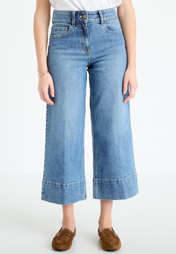 Короткие джинсы