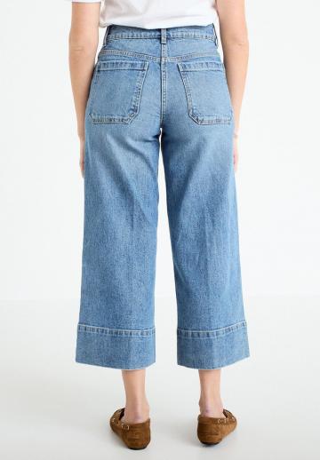 Короткие джинсы