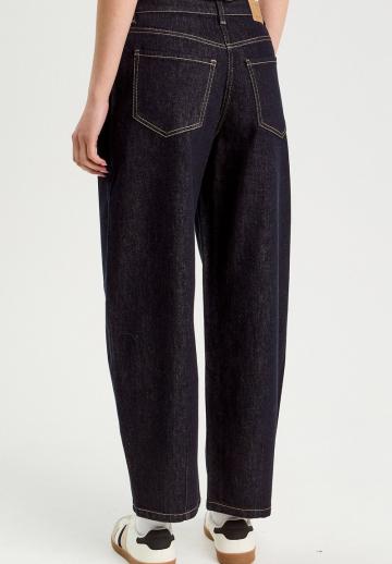 Свободные джинсы