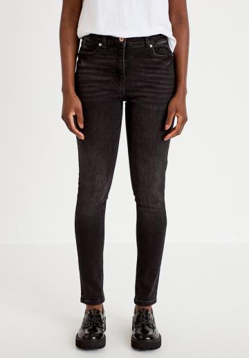 Узкие джинсы
