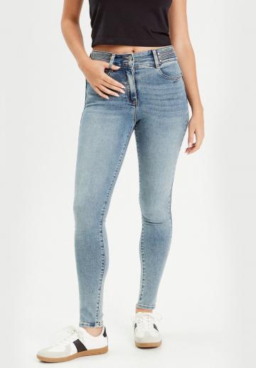 Узкие джинсы