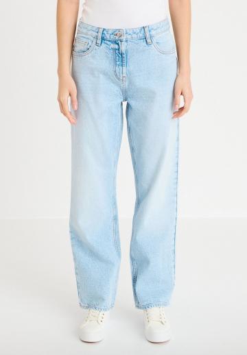 Прямые джинсы