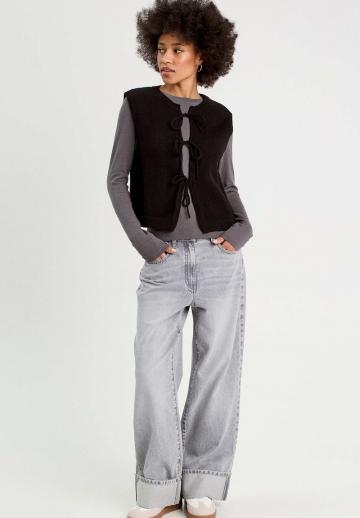 Пуховой жилет