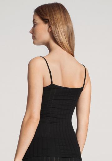 Топ на бретельках