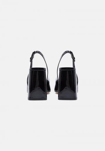 Туфли на высоком каблуке