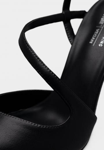 Туфли на высоком каблуке