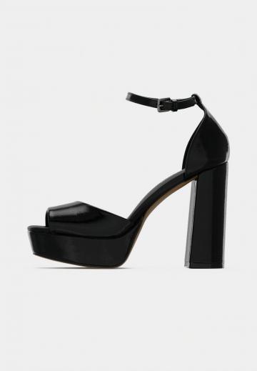 Босоножки на платформе