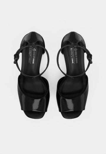 Босоножки на платформе