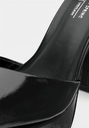 Босоножки на платформе