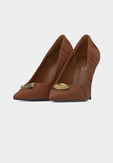 Туфли на высоком каблуке