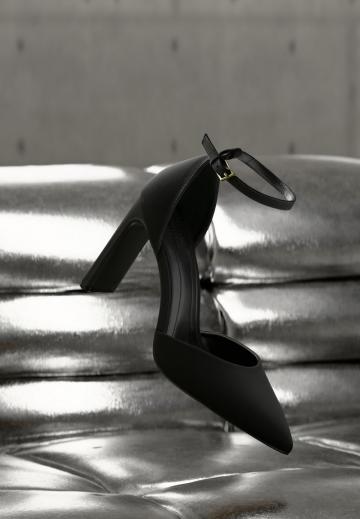 Туфли на высоком каблуке