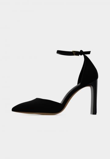 Туфли на высоком каблуке