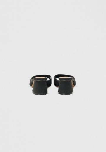 Босоножки на каблуке