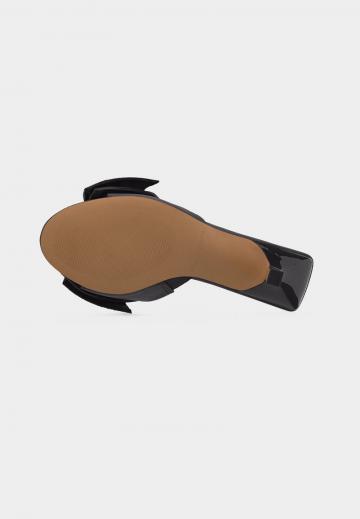 Босоножки на каблуке