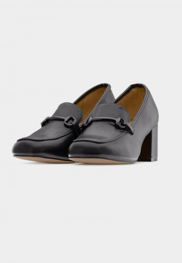 Туфли с высоким носом