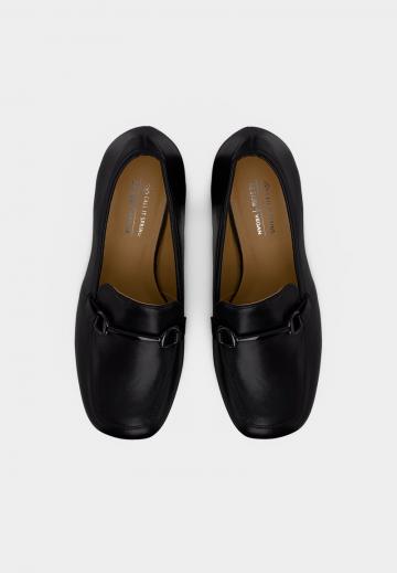 Туфли с высоким носом