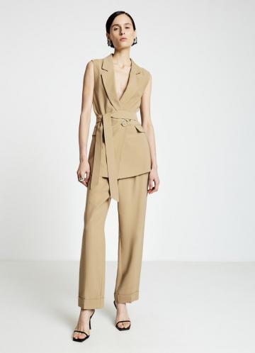 Длинный жилет