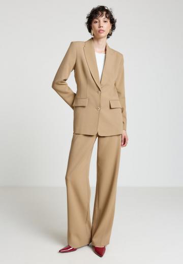 Короткое пальто