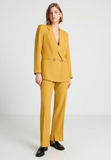 Короткое пальто