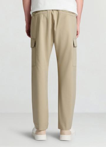 Брюки с накладными карманами