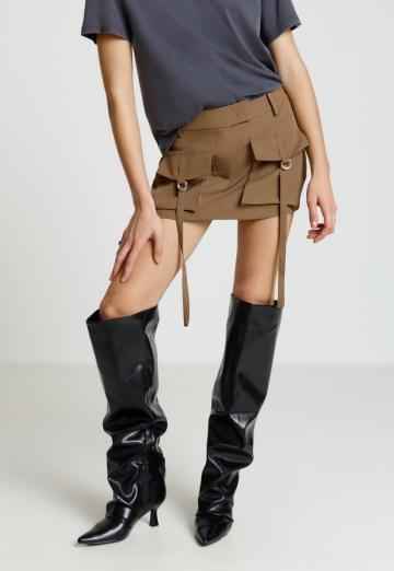 Юбка с накладными карманами