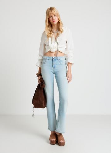 Клешеные джинсы