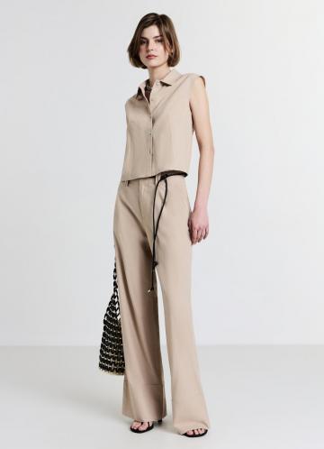 Блузка без рукавов