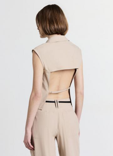 Блузка без рукавов