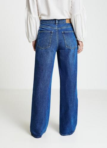 Свободные джинсы