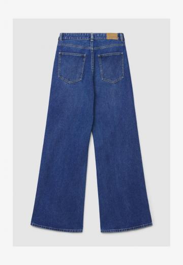 Свободные джинсы