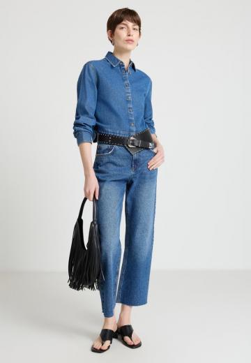 Короткие джинсы