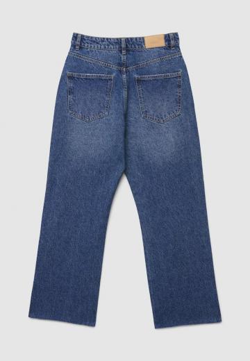 Короткие джинсы