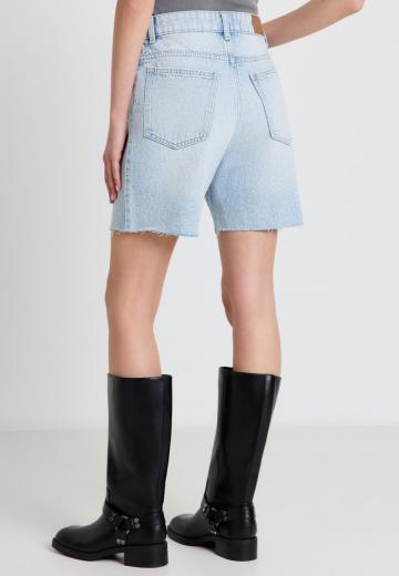 Джинсовые шорты