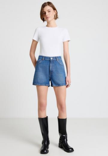 Джинсовые шорты