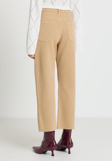 Короткие джинсы