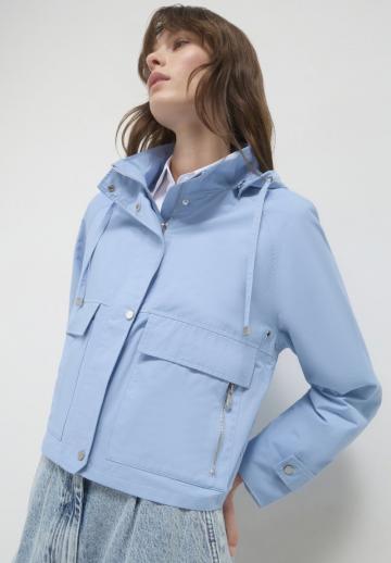 Куртка с накладнымит карманами