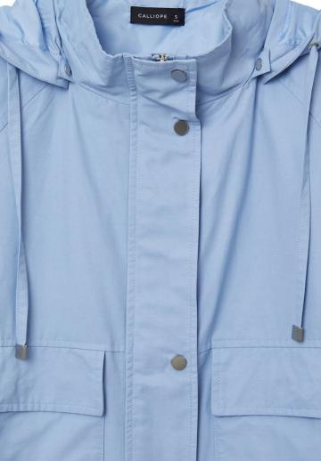 Куртка с накладнымит карманами