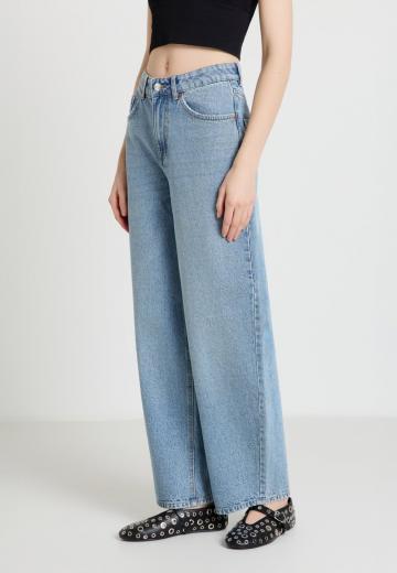 Свободные джинсы