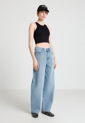 Свободные джинсы