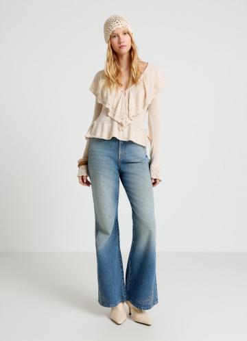 Пуловер с вырезом V