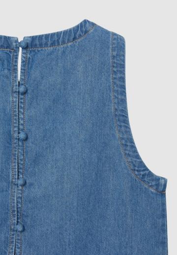Джинсовая жилетка