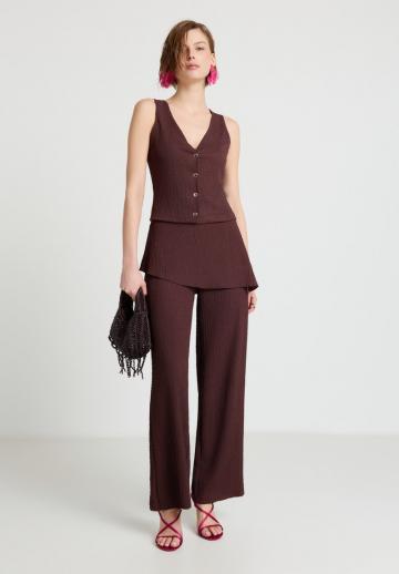 Блузка без рукавов