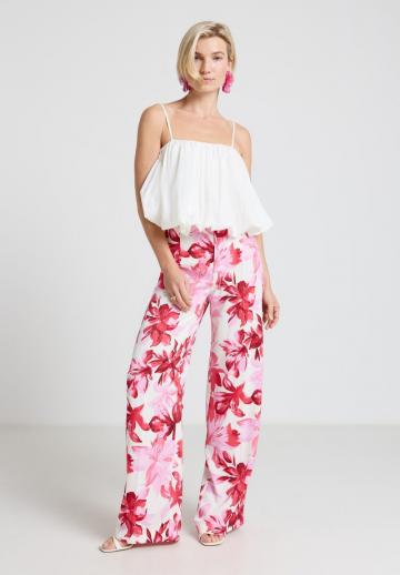 Топ на бретельках