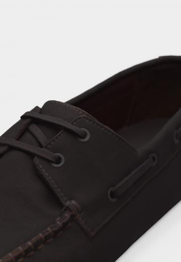 Ботинки на шнуровке