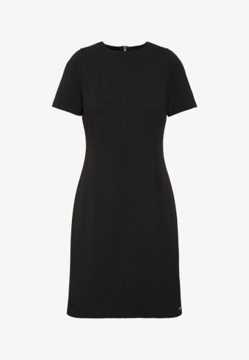 Платье футляр