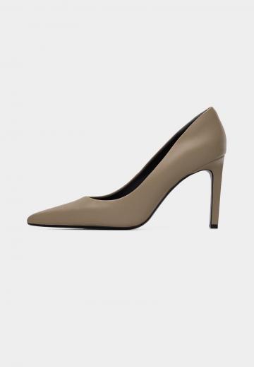 Туфли на высоком каблуке