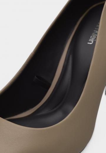 Туфли на высоком каблуке