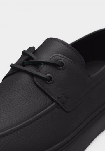 Ботинки на шнуровке