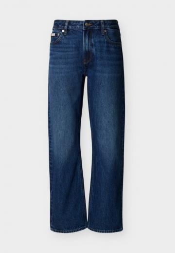 Прямые джинсы