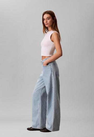 Клешеные джинсы